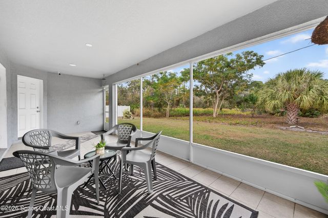 1285 Grandeur Street SE, Palm Bay, FL 32909