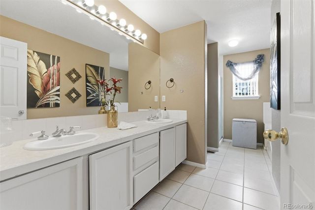 4307 Durham Court, Denver, CO 80239