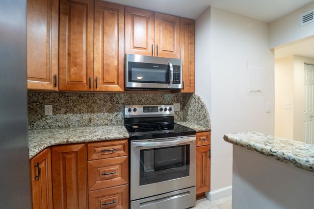 6 Alcira Ct, St Augustine, FL 32086