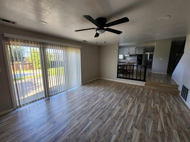 100 Yellowood Place, Pittsburg, CA 94565