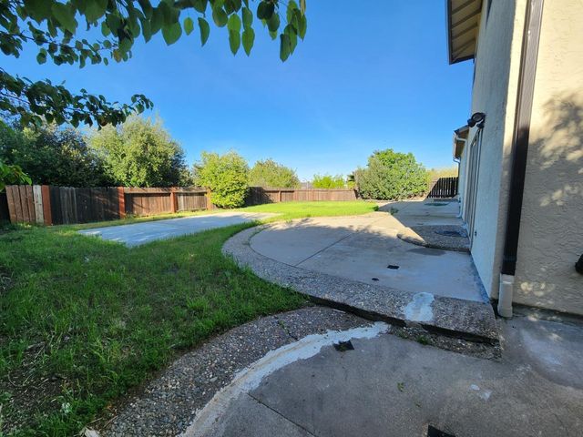 100 Yellowood Place, Pittsburg, CA 94565