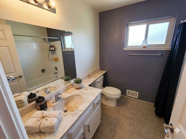 100 Yellowood Place, Pittsburg, CA 94565