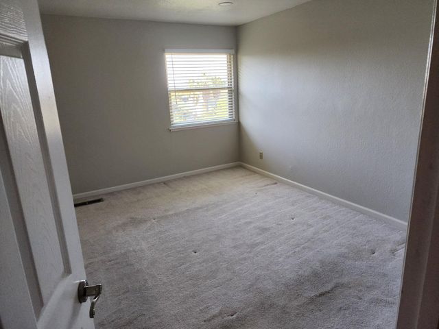 100 Yellowood Place, Pittsburg, CA 94565