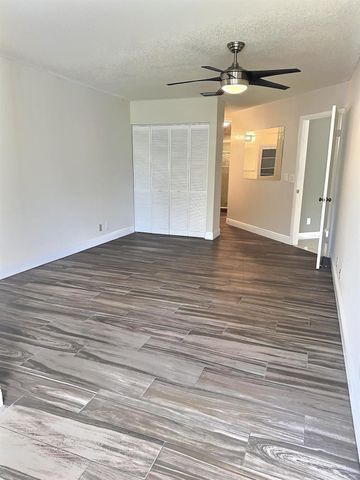 3348 Lucerne Park Drive 3348, Greenacres, FL 33467