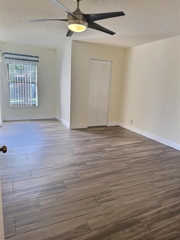 3348 Lucerne Park Drive 3348, Greenacres, FL 33467