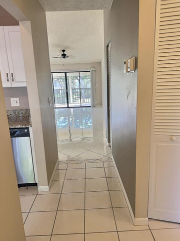 3348 Lucerne Park Drive 3348, Greenacres, FL 33467