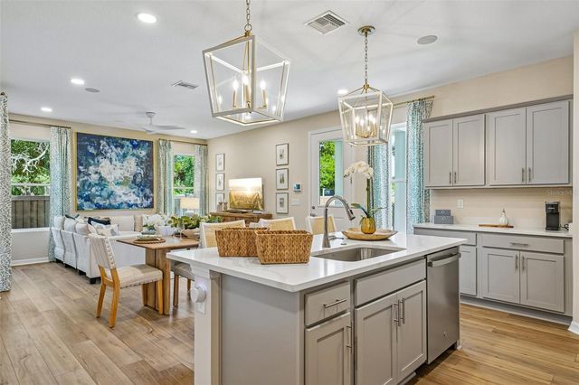 648 SILVER STREAM COURT, Brandon, FL 33511