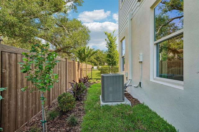 648 SILVER STREAM COURT, Brandon, FL 33511