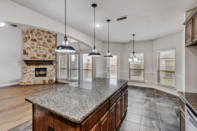 103 Garden Grove Lane, Red Oak, TX 75154