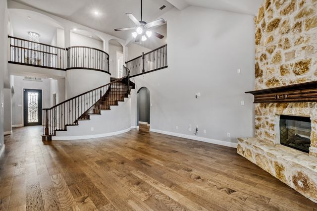 103 Garden Grove Lane, Red Oak, TX 75154