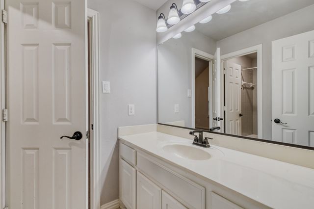 103 Garden Grove Lane, Red Oak, TX 75154