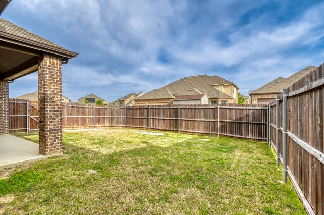 103 Garden Grove Lane, Red Oak, TX 75154