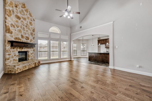 103 Garden Grove Lane, Red Oak, TX 75154