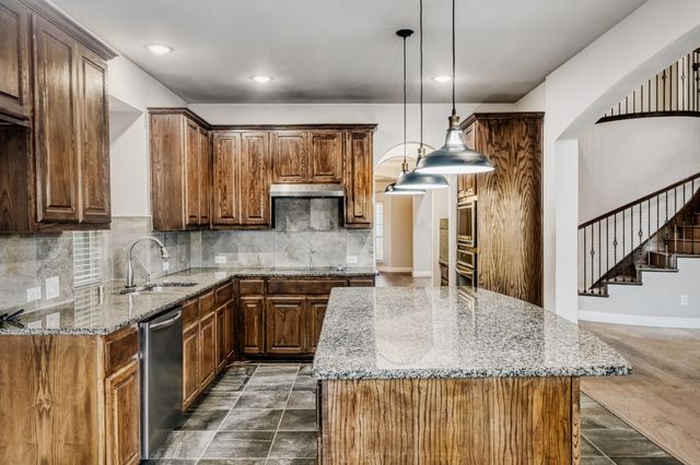 103 Garden Grove Lane, Red Oak, TX 75154