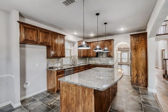 103 Garden Grove Lane, Red Oak, TX 75154