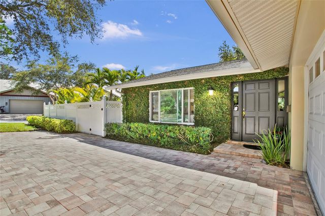 323 ROEBLING ROAD N, Belleair, FL 33756