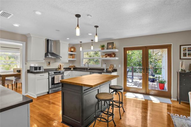 323 ROEBLING ROAD N, Belleair, FL 33756