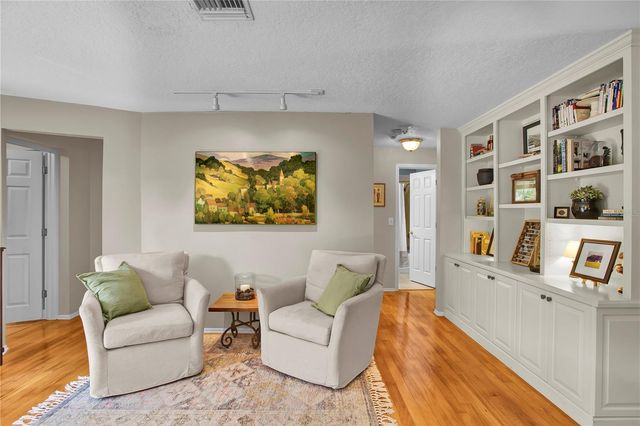 323 ROEBLING ROAD N, Belleair, FL 33756