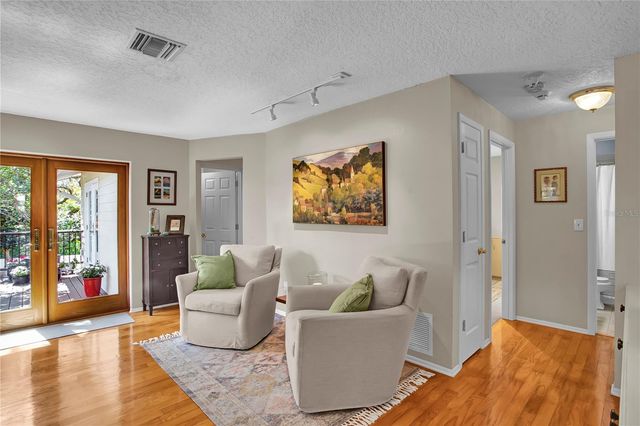 323 ROEBLING ROAD N, Belleair, FL 33756