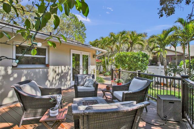 323 ROEBLING ROAD N, Belleair, FL 33756