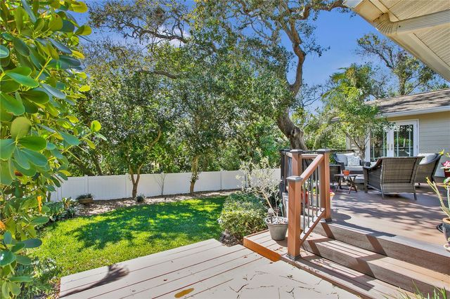 323 ROEBLING ROAD N, Belleair, FL 33756