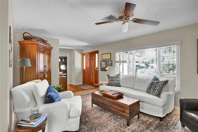 323 ROEBLING ROAD N, Belleair, FL 33756