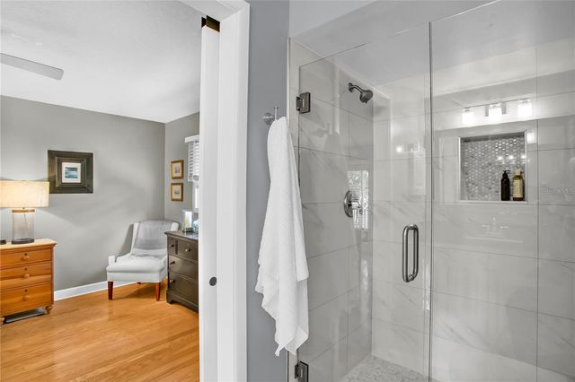 323 ROEBLING ROAD N, Belleair, FL 33756