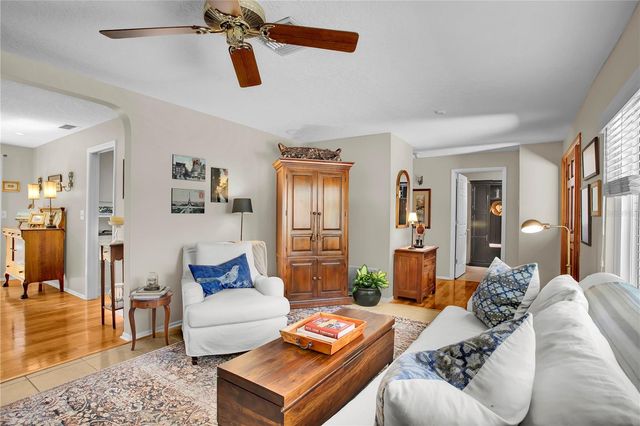 323 ROEBLING ROAD N, Belleair, FL 33756