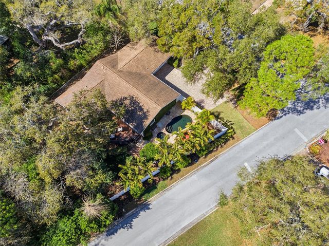 323 ROEBLING ROAD N, Belleair, FL 33756