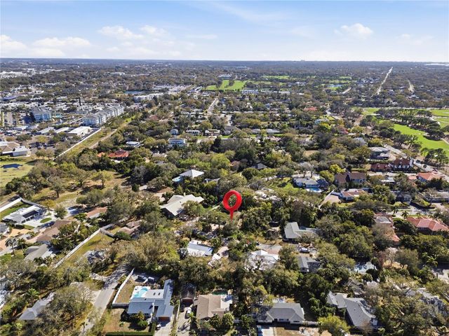 323 ROEBLING ROAD N, Belleair, FL 33756