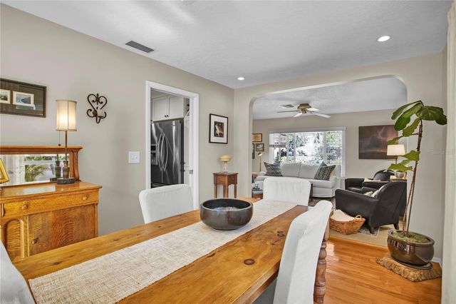 323 ROEBLING ROAD N, Belleair, FL 33756