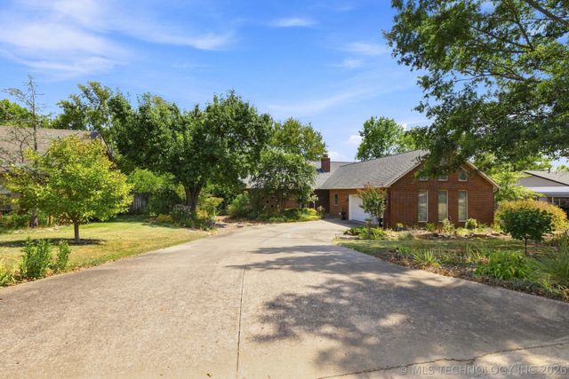 1022 N Douglas Drive, Claremore, OK 74017