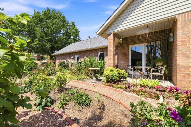 1022 N Douglas Drive, Claremore, OK 74017