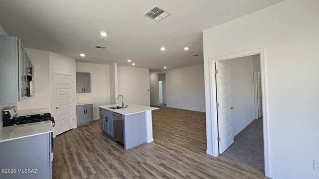 1113 S Chatfield Avenue, Vail, AZ 85641