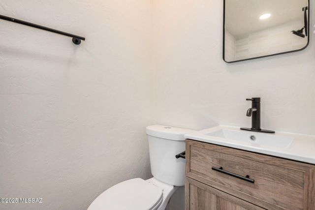 2412 E Warwick Vista, Tucson, AZ 85713