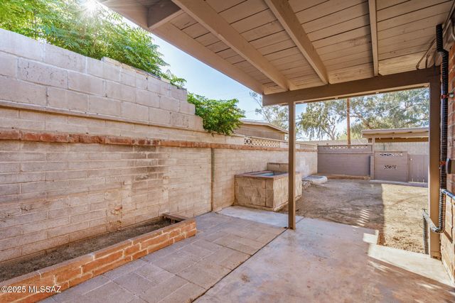 2412 E Warwick Vista, Tucson, AZ 85713