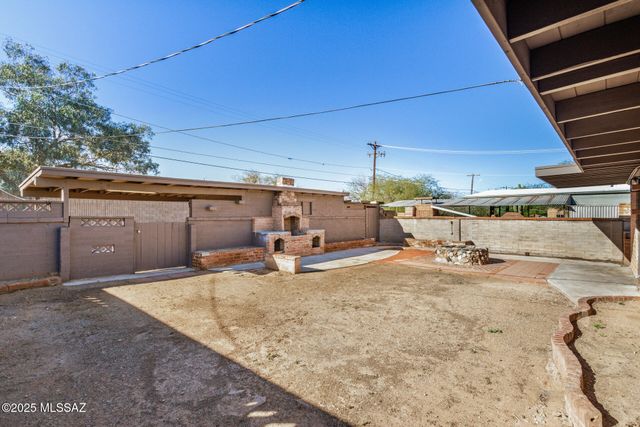 2412 E Warwick Vista, Tucson, AZ 85713