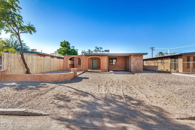 2412 E Warwick Vista, Tucson, AZ 85713