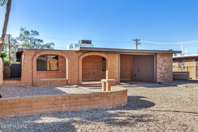 2412 E Warwick Vista, Tucson, AZ 85713