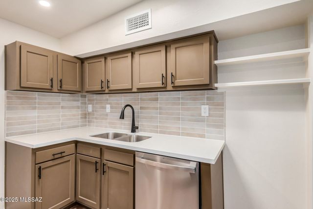 2412 E Warwick Vista, Tucson, AZ 85713