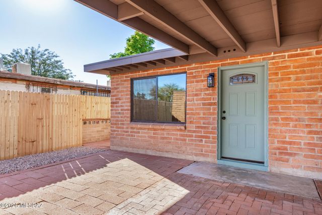 2412 E Warwick Vista, Tucson, AZ 85713