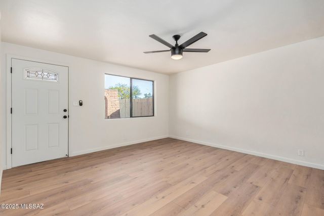 2412 E Warwick Vista, Tucson, AZ 85713