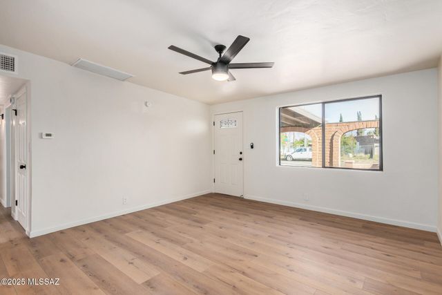 2412 E Warwick Vista, Tucson, AZ 85713
