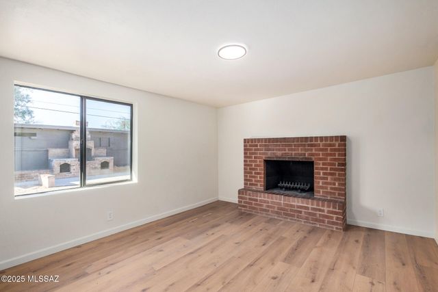 2412 E Warwick Vista, Tucson, AZ 85713