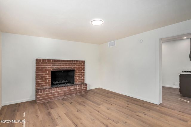 2412 E Warwick Vista, Tucson, AZ 85713