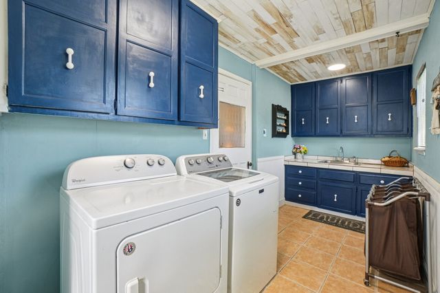 4608 Kelly Elliott Road, Arlington, TX 76017