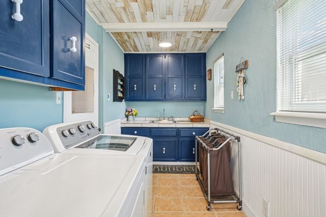 4608 Kelly Elliott Road, Arlington, TX 76017