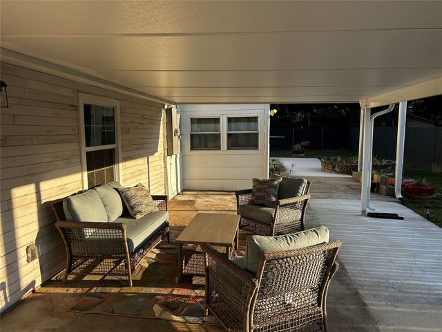 4608 Kelly Elliott Road, Arlington, TX 76017