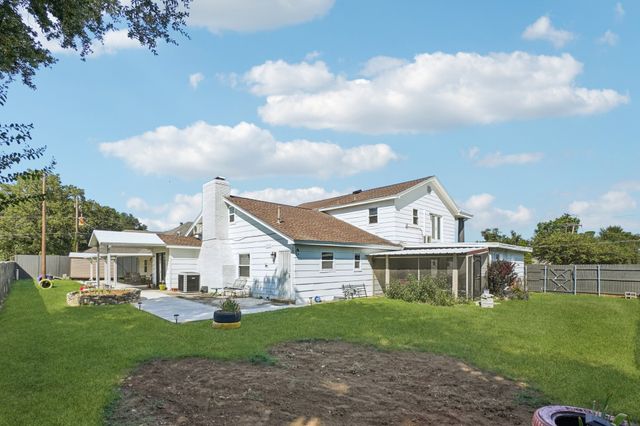 4608 Kelly Elliott Road, Arlington, TX 76017