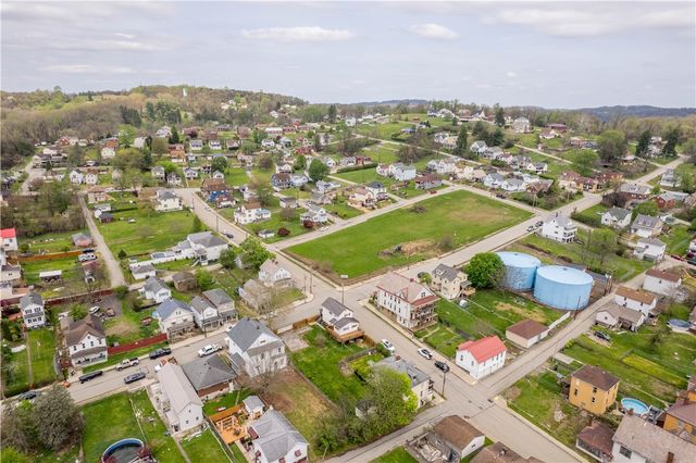 537 6th St, Donora, PA 15033